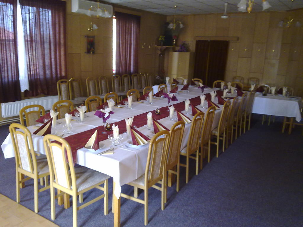 Studanka Hotel Orlová Eksteriør billede