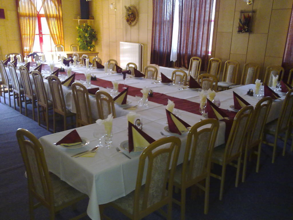 Studanka Hotel Orlová Eksteriør billede